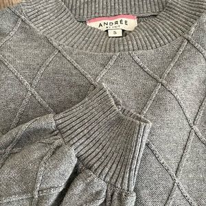 Light/ thin sweater